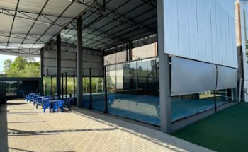 Quadra de Treinos Golden Ball / Padel