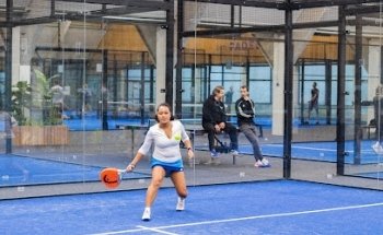 Peakz Padel Utrecht Vechtsebanen | Padelclub
